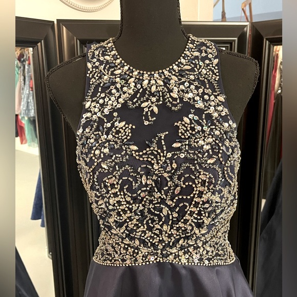 Long dress - Picture 3 of 4